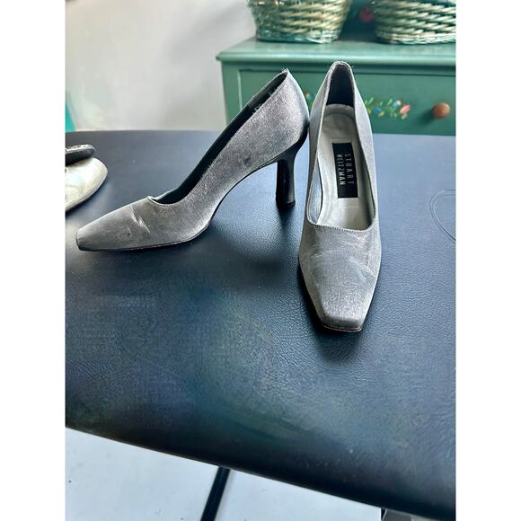 STUART WEITZMAN SILVER SATIN PUMPS 7.5AA - Picture 1 of 6
